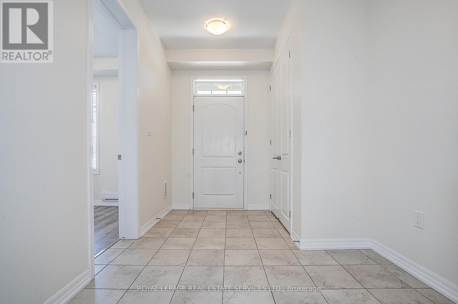 3353 Carding Mill Trail, Oakville, Ontario  L6M 1R7 - Photo 4 - W12455893