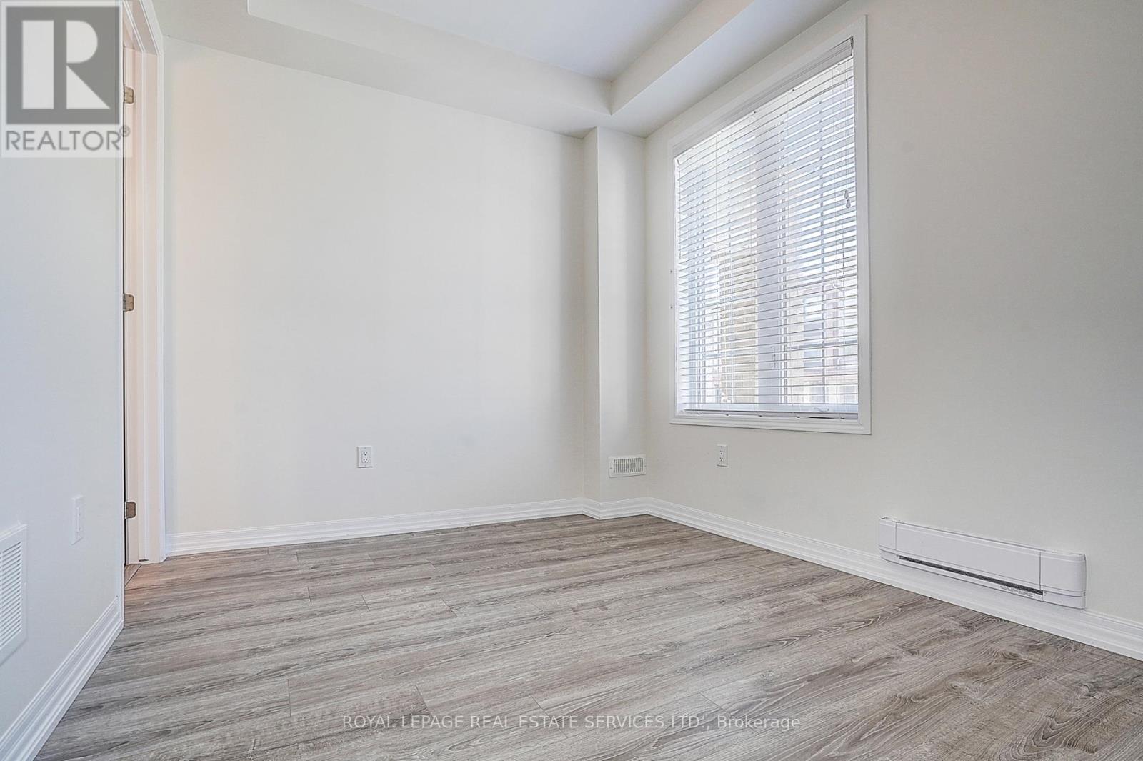 3353 Carding Mill Trail, Oakville, Ontario  L6M 1R7 - Photo 5 - W12455893