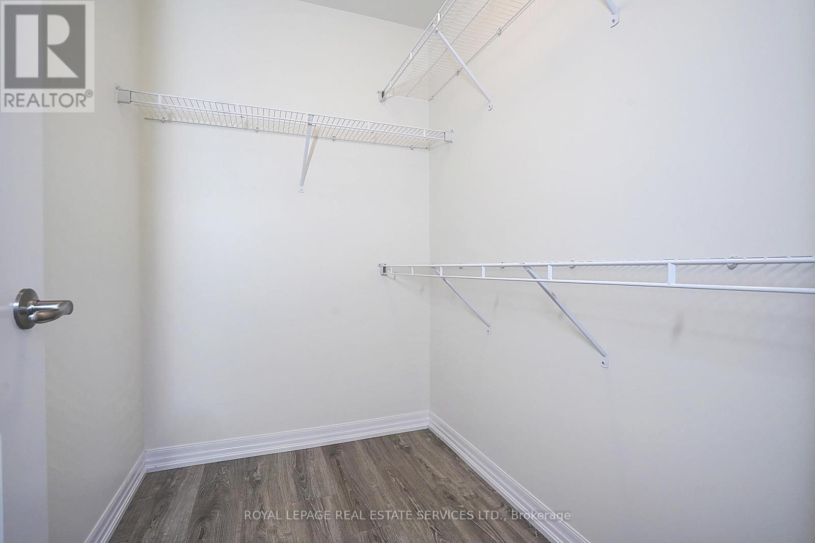 3353 Carding Mill Trail, Oakville, Ontario  L6M 1R7 - Photo 8 - W12455893