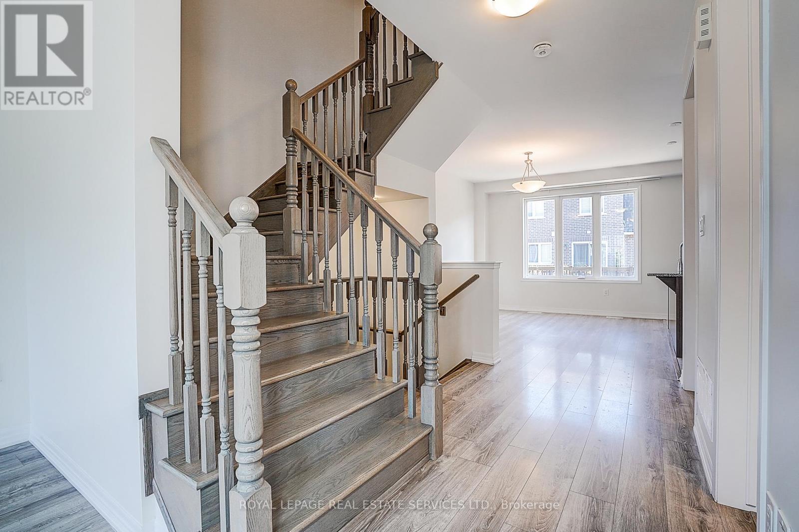 3353 Carding Mill Trail, Oakville, Ontario  L6M 1R7 - Photo 9 - W12455893