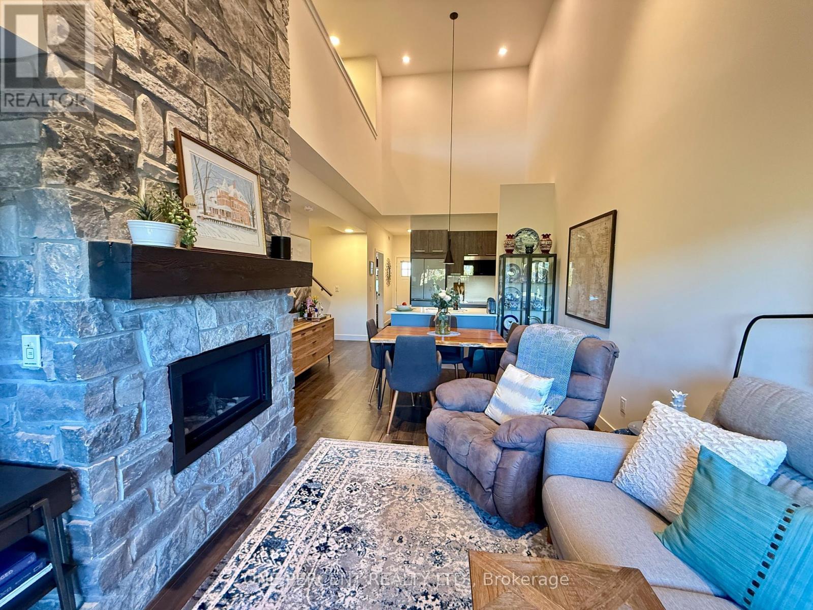 306 - 12 Beckwith Lane, Blue Mountains, Ontario  L9Y 0A4 - Photo 7 - X12455904