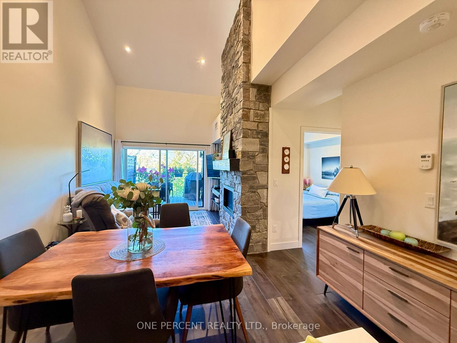 306 - 12 Beckwith Lane, Blue Mountains, Ontario  L9Y 0A4 - Photo 8 - X12455904