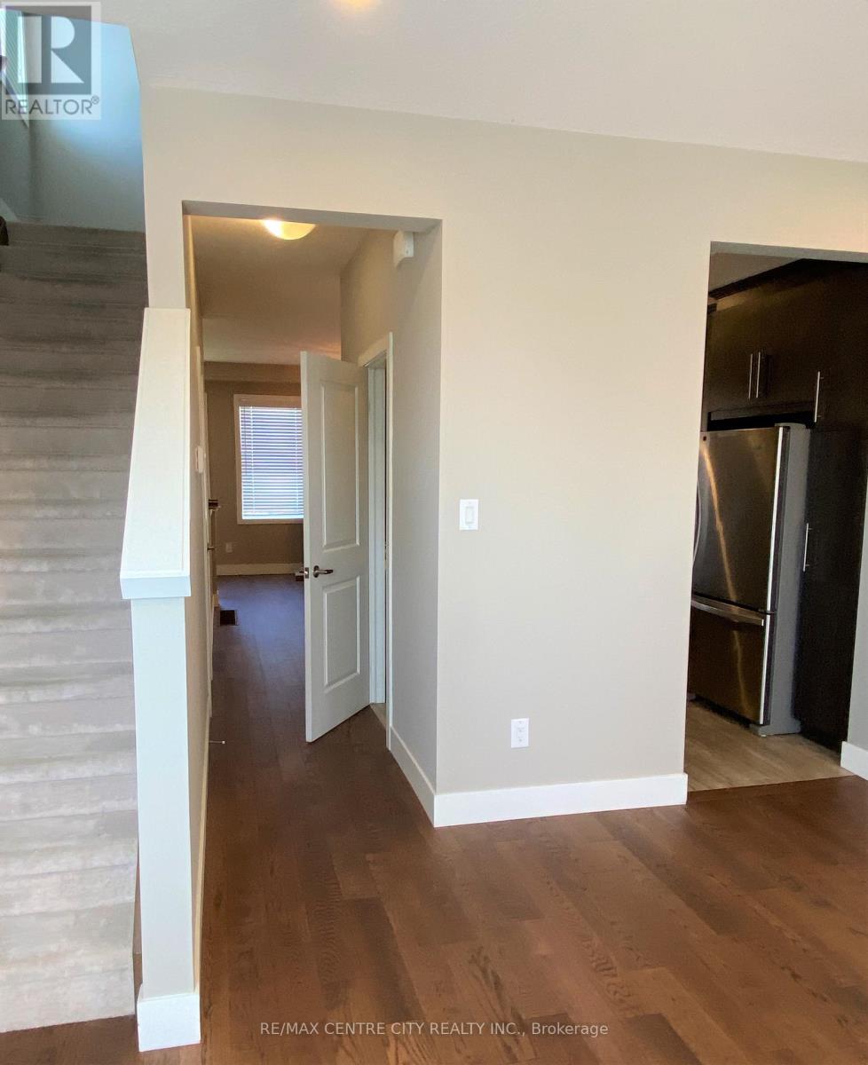 2148 Meadowgate Boulevard, London South, Ontario  N6M 1C6 - Photo 11 - X12455927