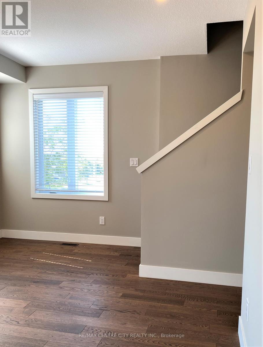 2148 Meadowgate Boulevard, London South, Ontario  N6M 1C6 - Photo 13 - X12455927