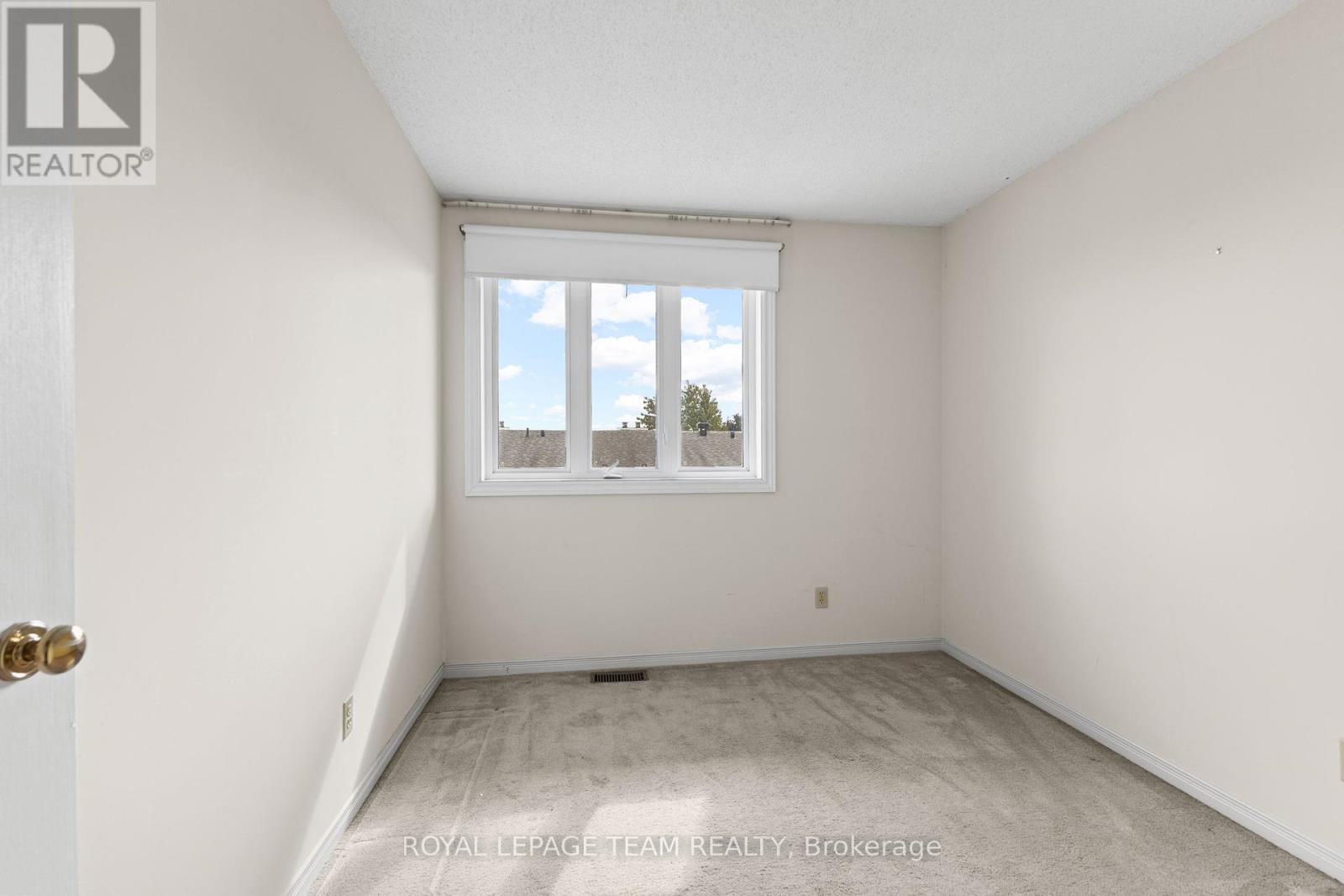 1149 Chimney Hill Way, Ottawa, Ontario  K1J 8Z9 - Photo 21 - X12455915