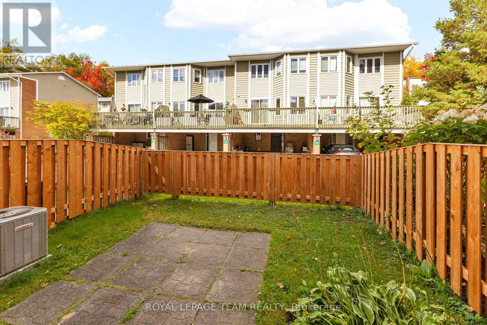 1149 Chimney Hill Way, Ottawa, Ontario  K1J 8Z9 - Photo 33 - X12455915