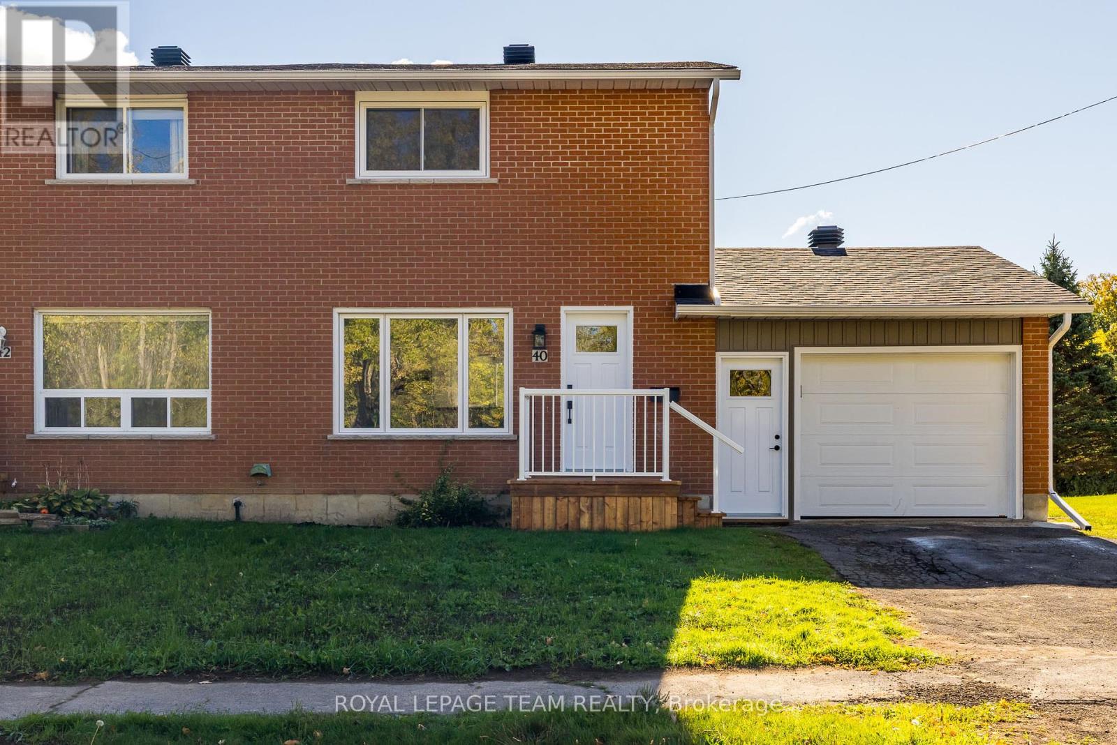 40 Beach Avenue, South Dundas, Ontario  K0E 1K0 - Photo 2 - X12455928
