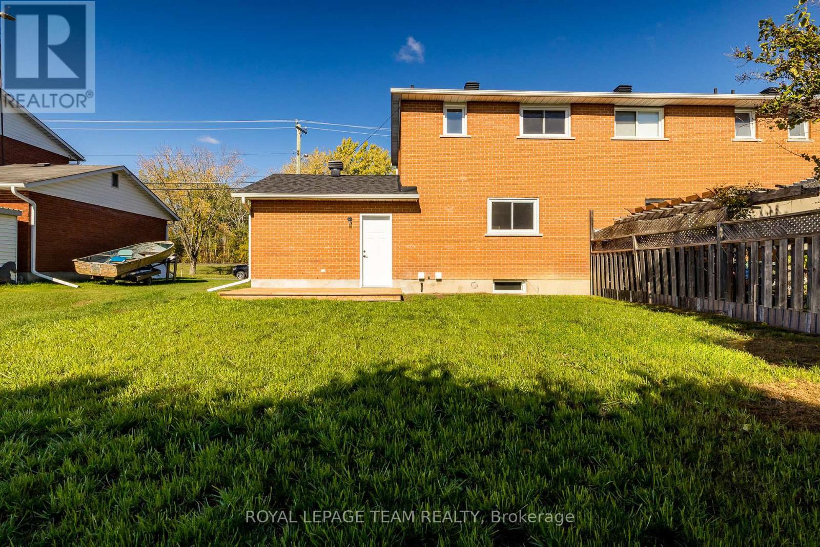 40 Beach Avenue, South Dundas, Ontario  K0E 1K0 - Photo 39 - X12455928