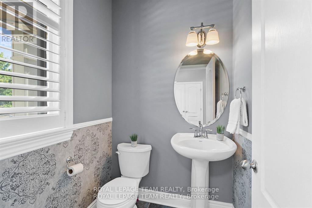 221 Santiago Street, Carleton Place, Ontario  K7C 0C7 - Photo 16 - X12429340