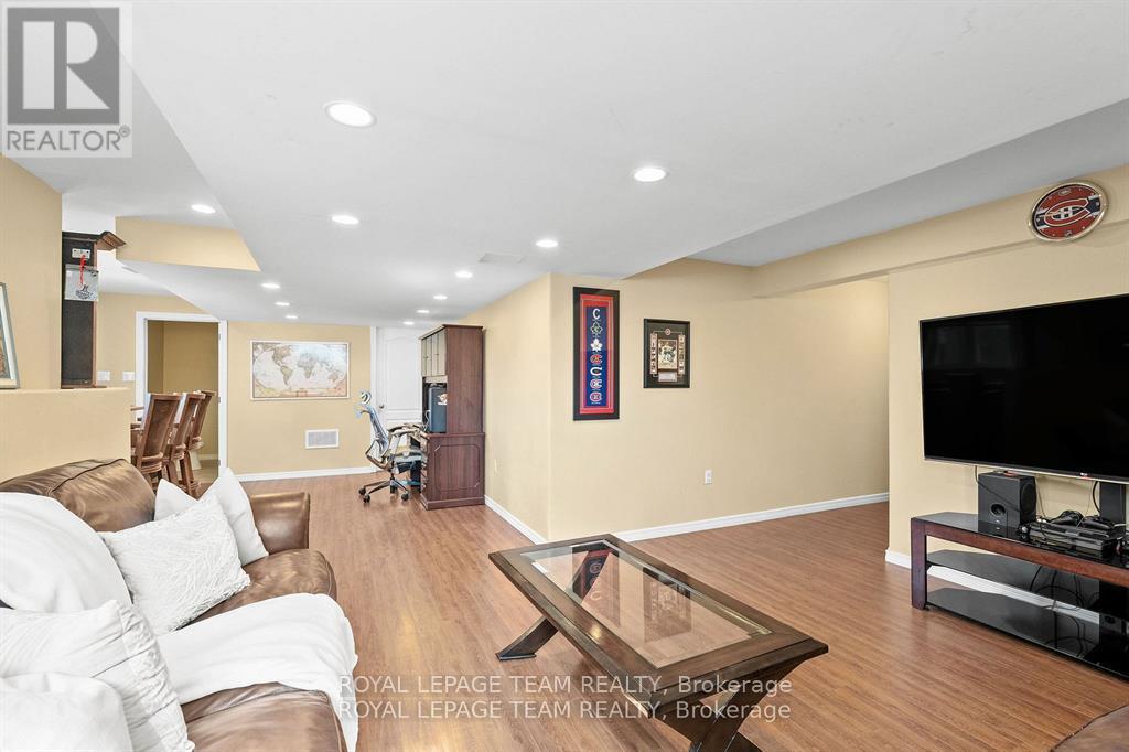 221 Santiago Street, Carleton Place, Ontario  K7C 0C7 - Photo 31 - X12429340