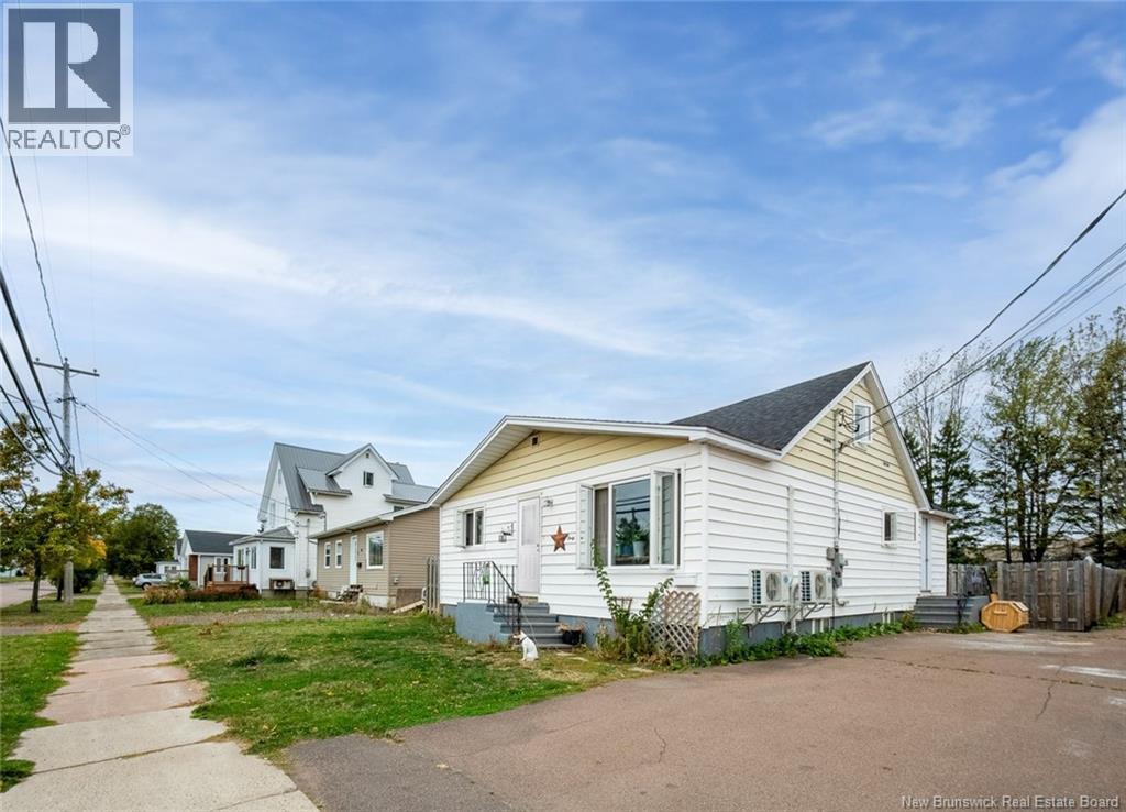 41 Vail Street, Moncton, New Brunswick  E1A 3L2 - Photo 2 - NB128221