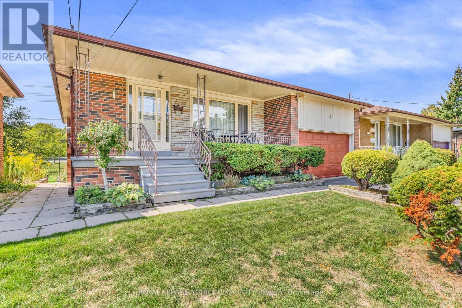 6 Hentob Court, Toronto, Ontario  M9V 2X1 - Photo 5 - W12400001