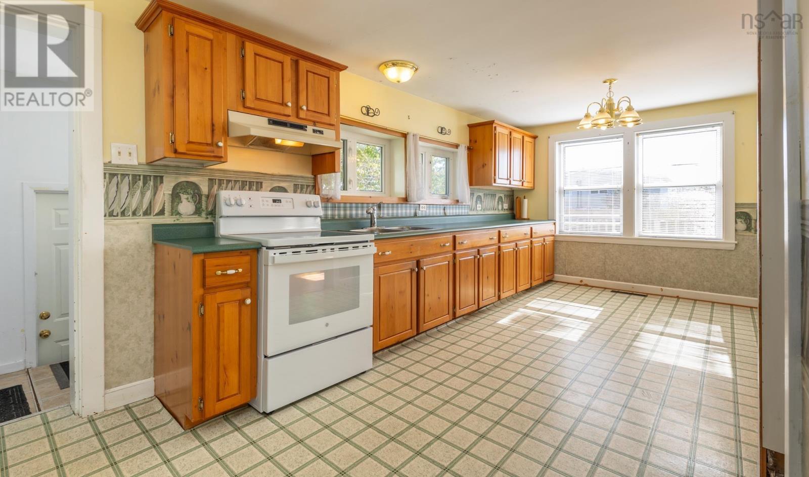120 Parade Street, Yarmouth, Nova Scotia  B5A 3B7 - Photo 11 - 202525564
