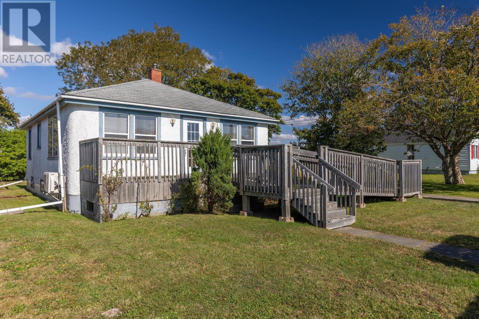 120 Parade Street, Yarmouth, Nova Scotia  B5A 3B7 - Photo 4 - 202525564