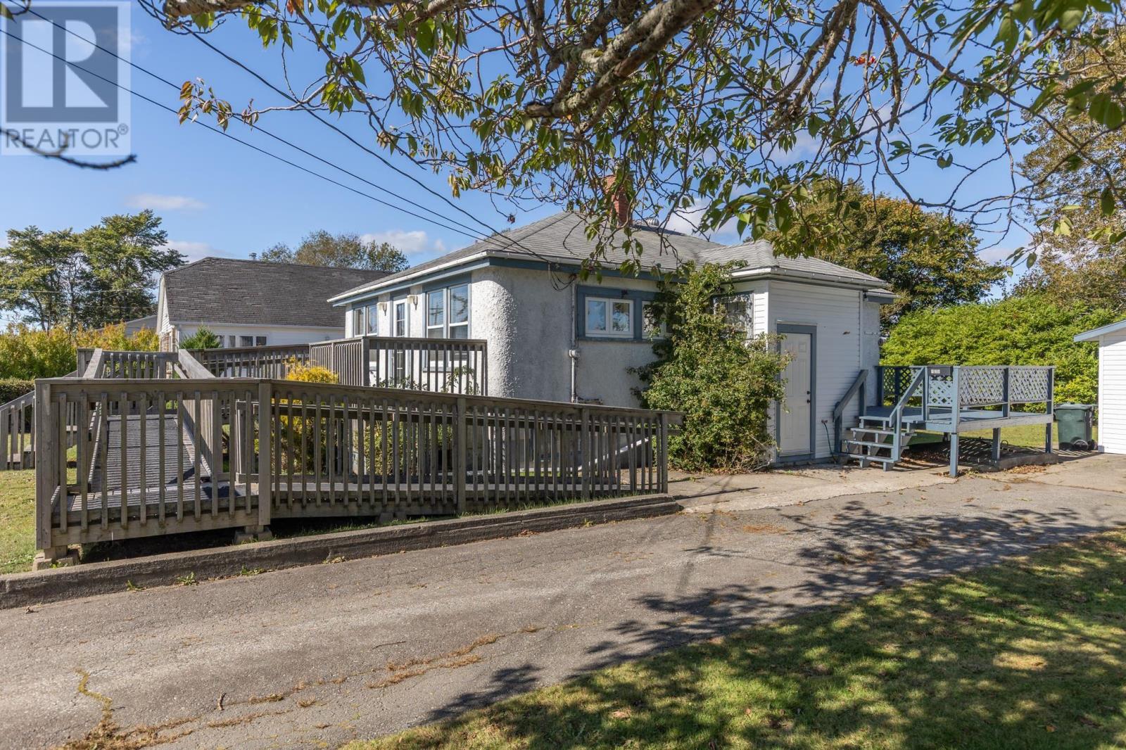 120 Parade Street, Yarmouth, Nova Scotia  B5A 3B7 - Photo 5 - 202525564