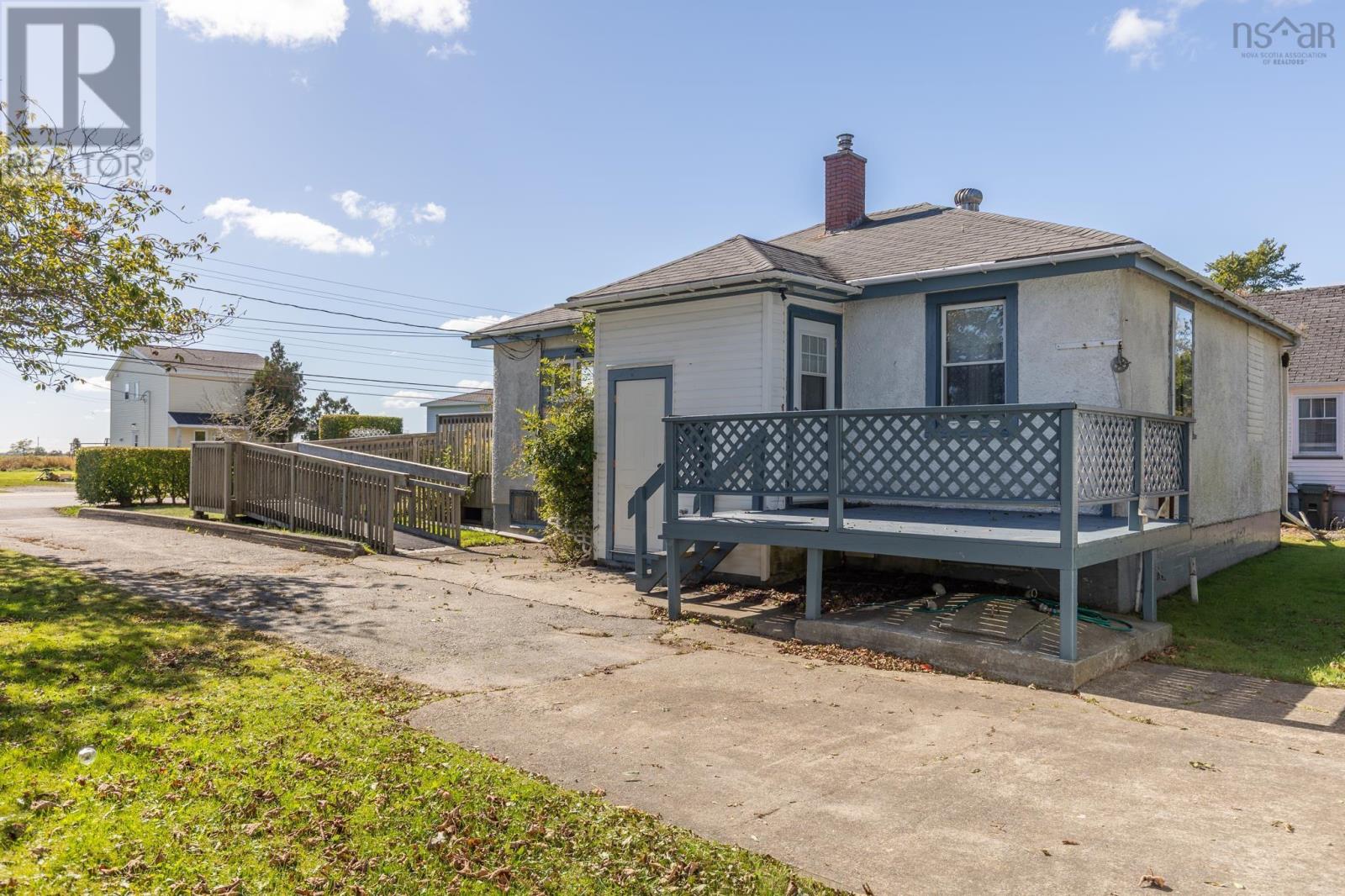 120 Parade Street, Yarmouth, Nova Scotia  B5A 3B7 - Photo 7 - 202525564
