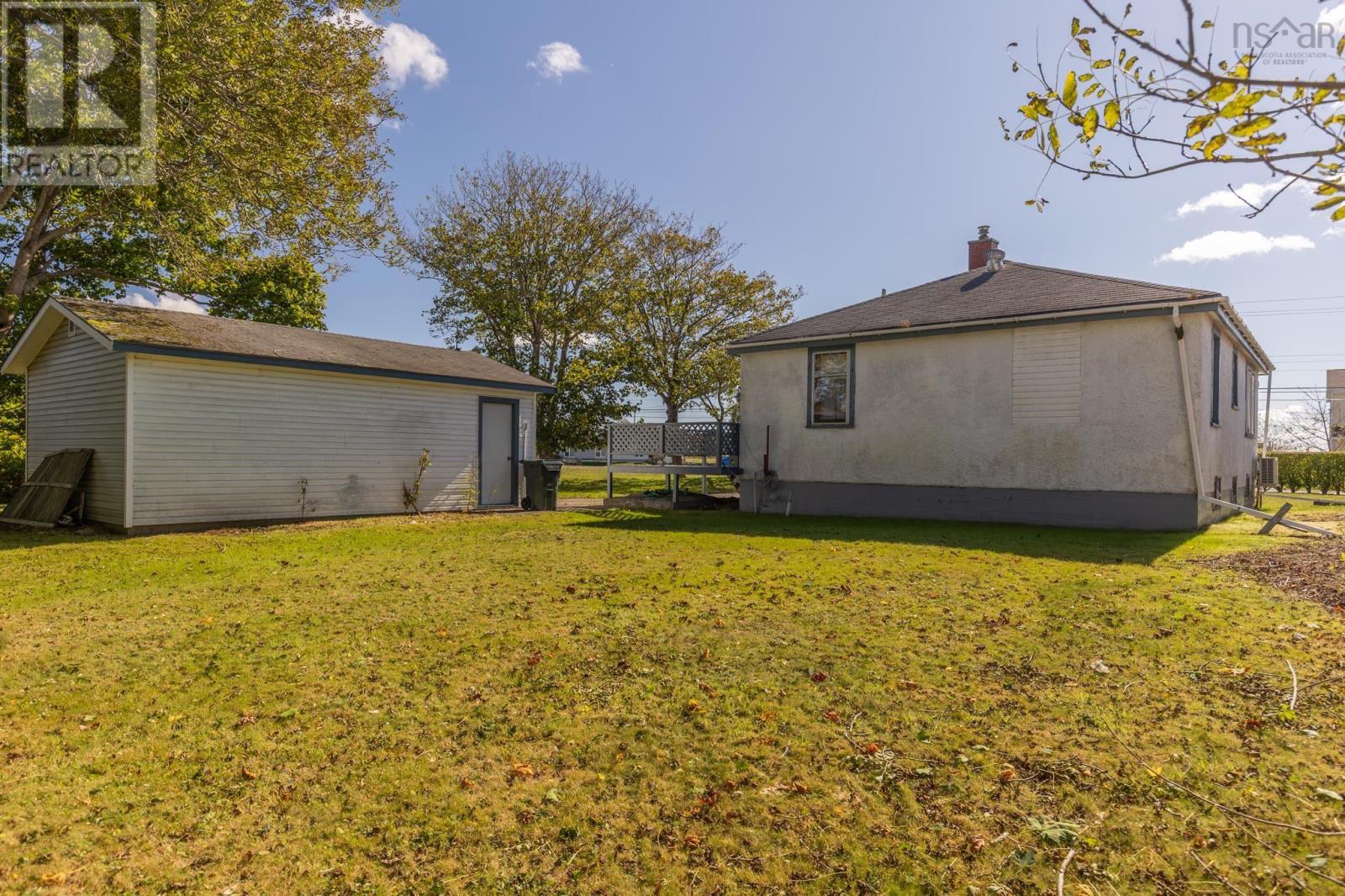120 Parade Street, Yarmouth, Nova Scotia  B5A 3B7 - Photo 8 - 202525564