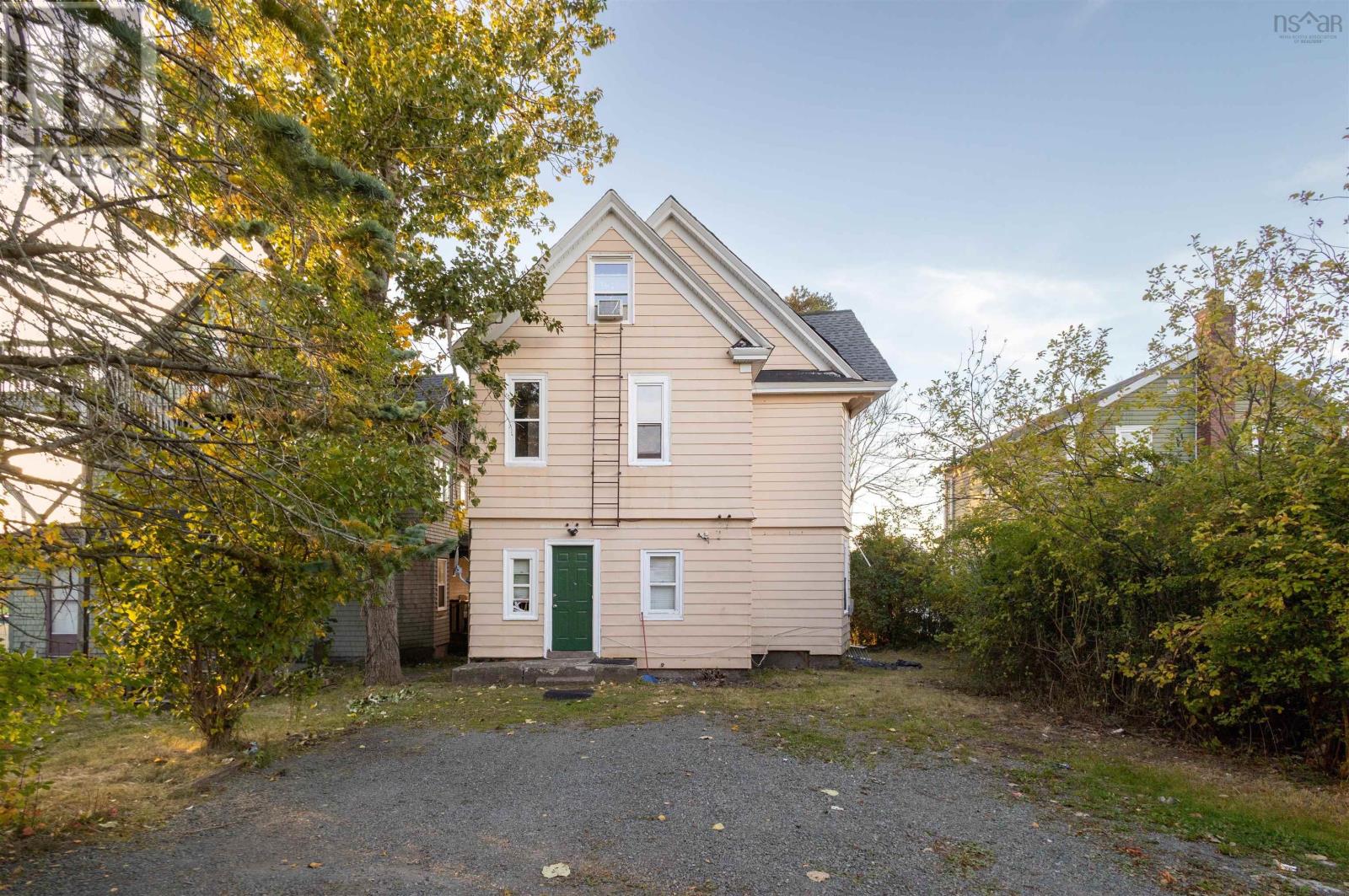 476 Townsend Street, Sydney, Nova Scotia  B1P 5G6 - Photo 17 - 202525565