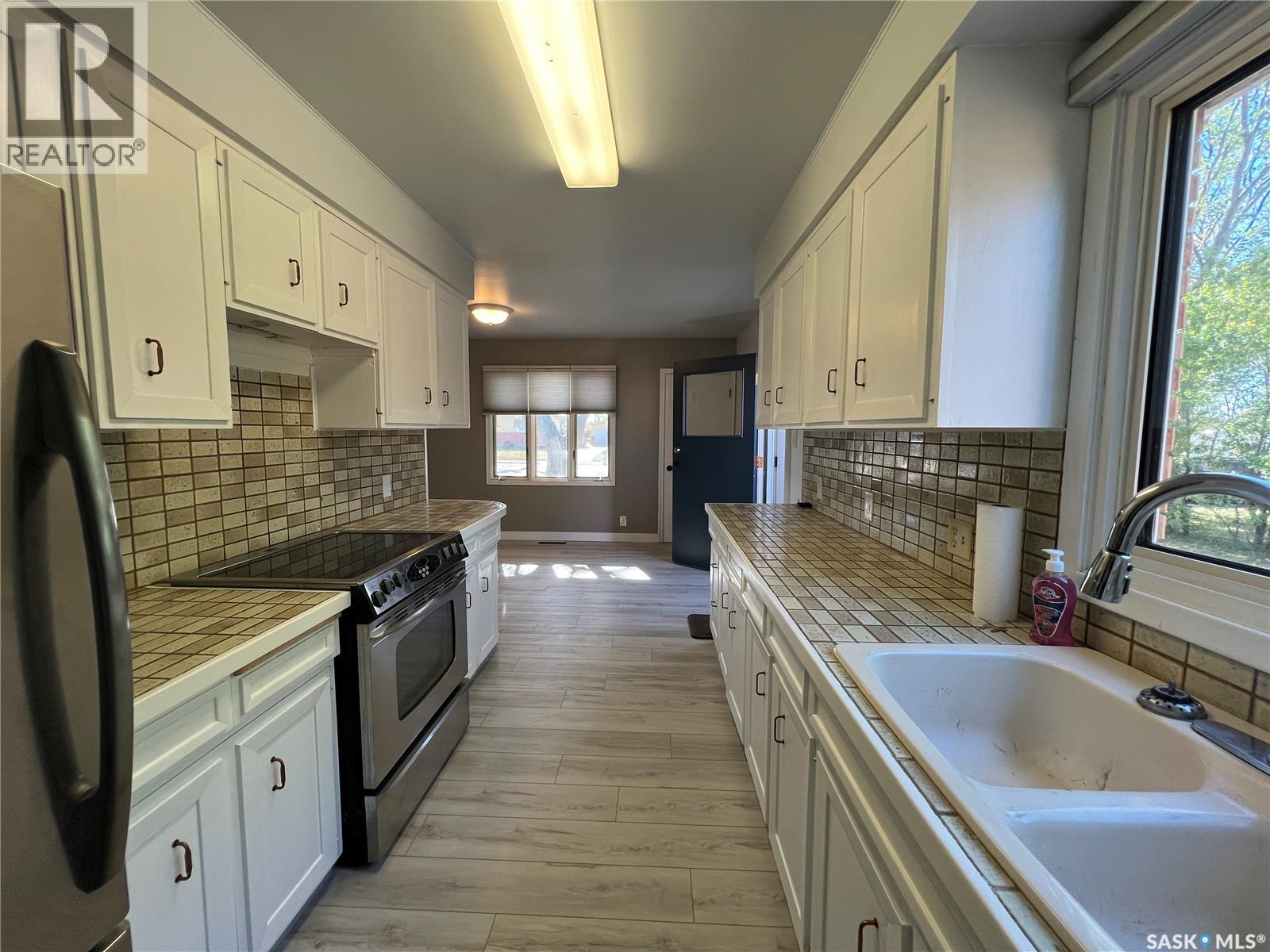 1118 Broadview Road, Esterhazy, Saskatchewan  S0A 0X0 - Photo 9 - SK020494