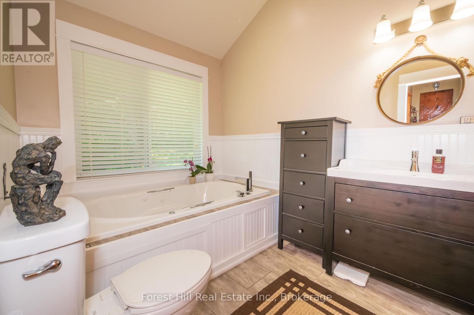 1289 Delbrooke Road, Lake Of Bays (Ridout), Ontario  P0H 1H0 - Photo 35 - X12454411