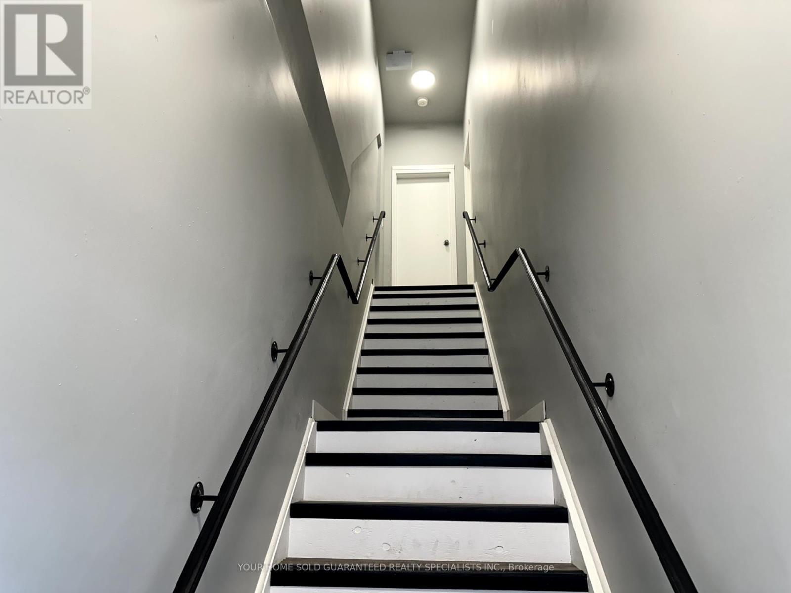 C - 9 Wellington Street E, Aurora (Aurora Village), Ontario  L4G 1H4 - Photo 3 - N12455908