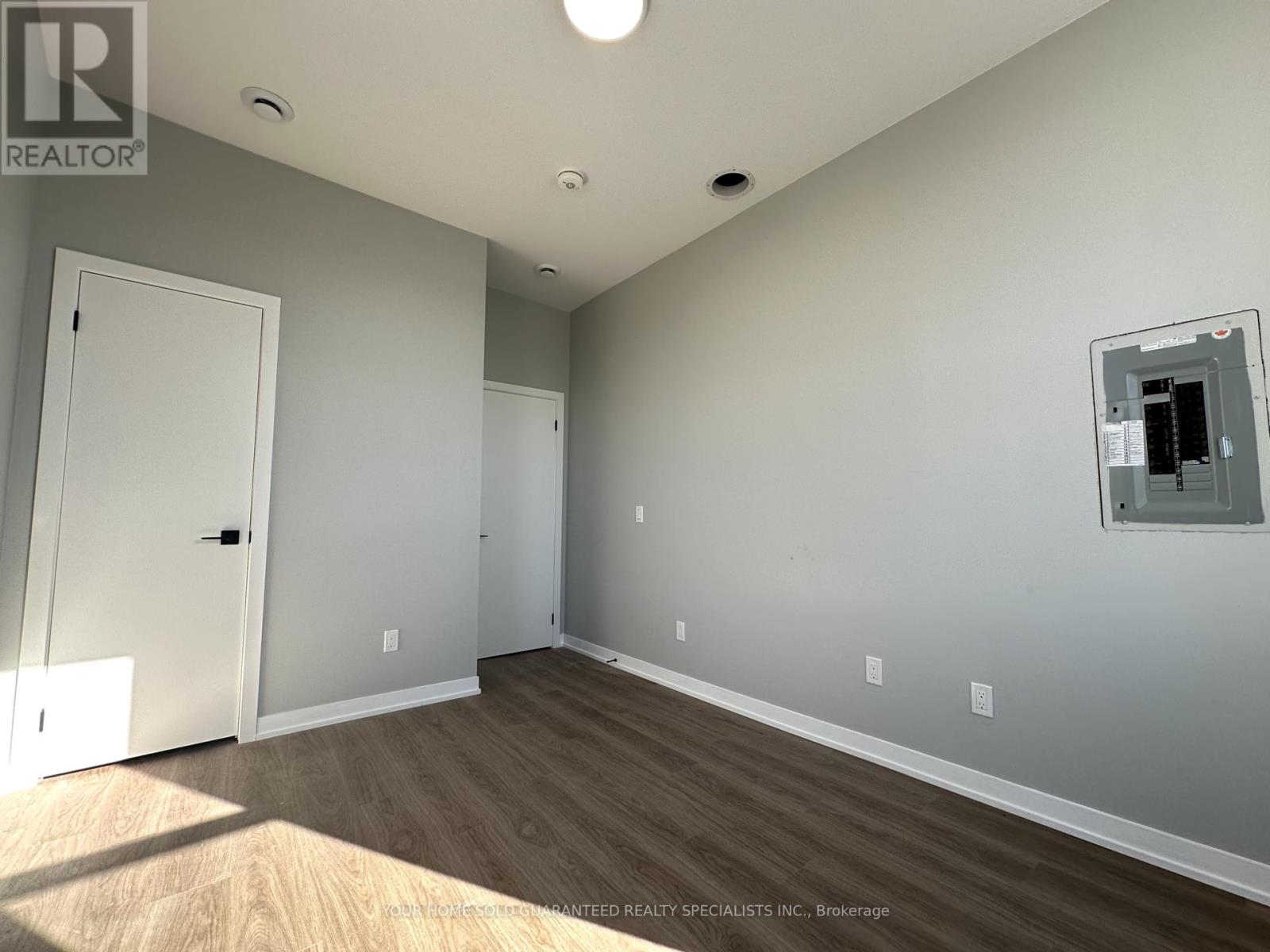 C - 9 Wellington Street E, Aurora (Aurora Village), Ontario  L4G 1H4 - Photo 6 - N12455908