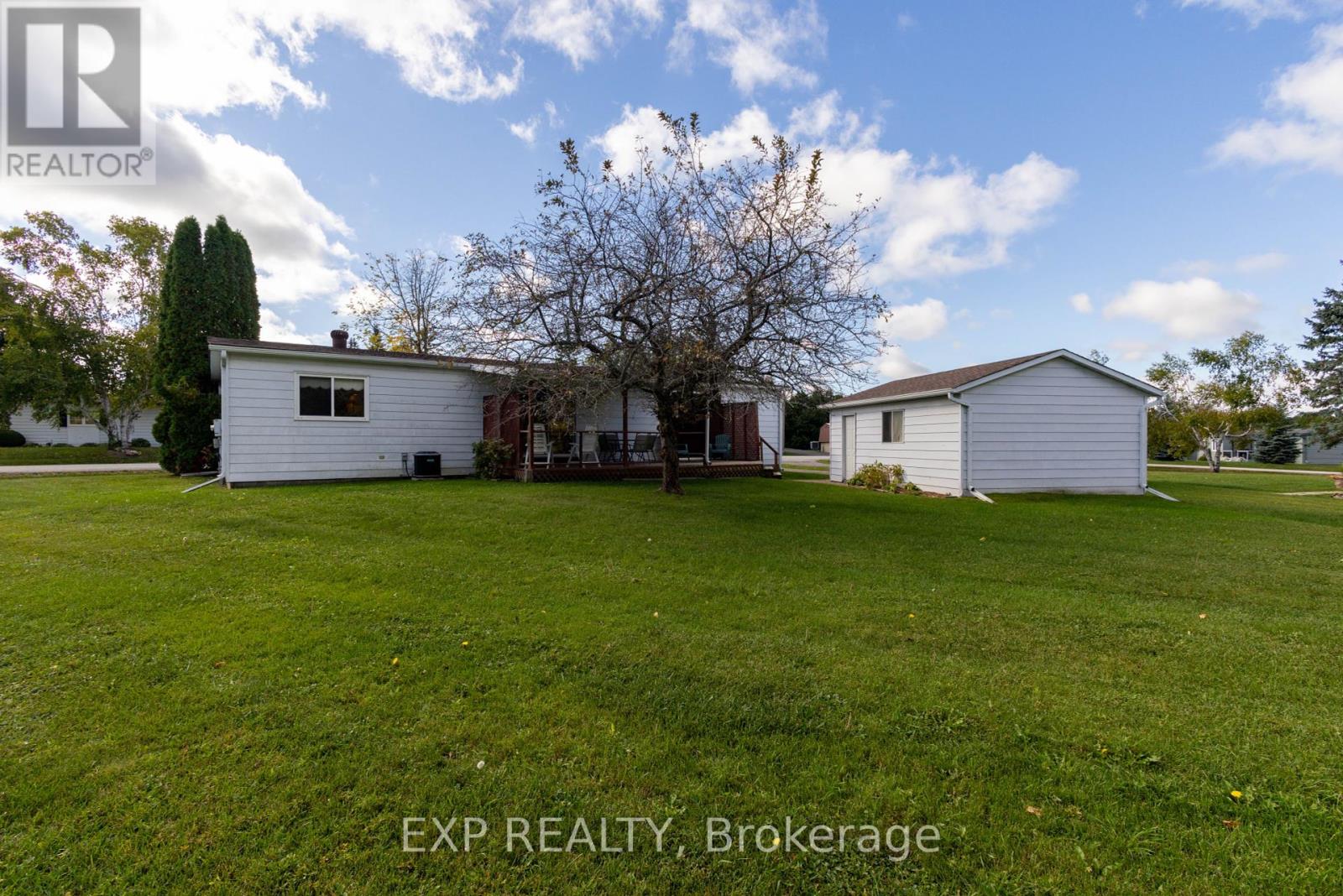 11 Geneva Court, Georgina, Ontario  L0E 1R0 - Photo 24 - N12455926