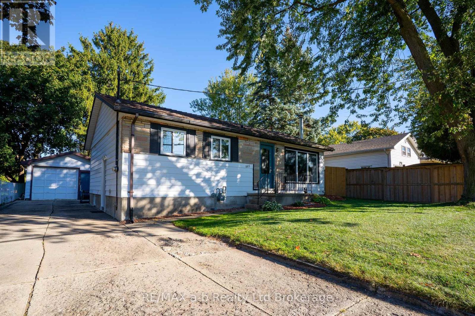 865 ALICE STREET, Woodstock, Ontario
