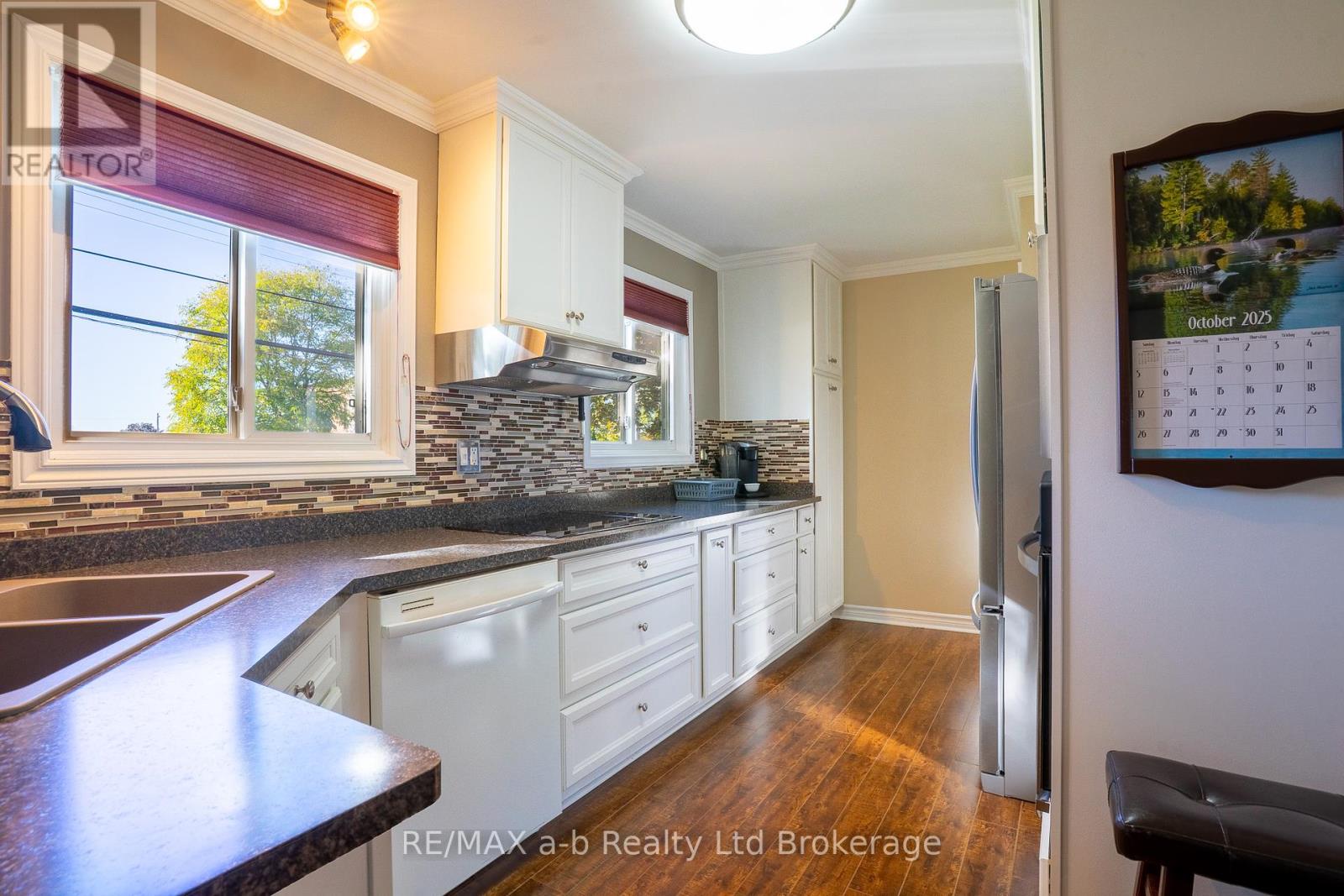 865 Alice Street, Woodstock, Ontario  N4S 2J5 - Photo 9 - X12455953