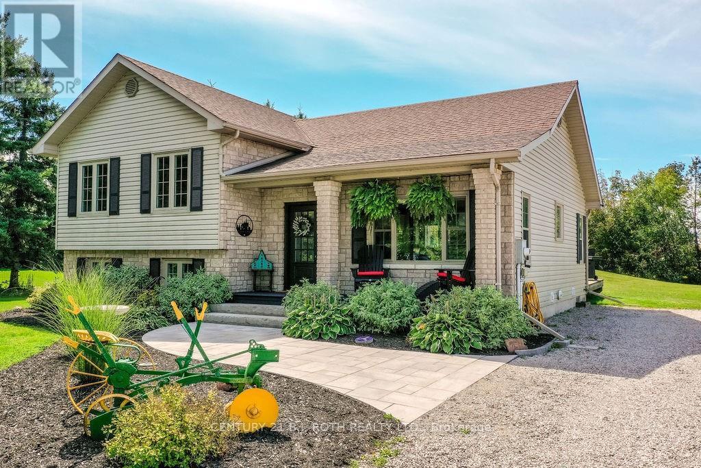 70 Line 12 South Line, Oro-Medonte, Ontario  L0L 1T0 - Photo 2 - S12455924