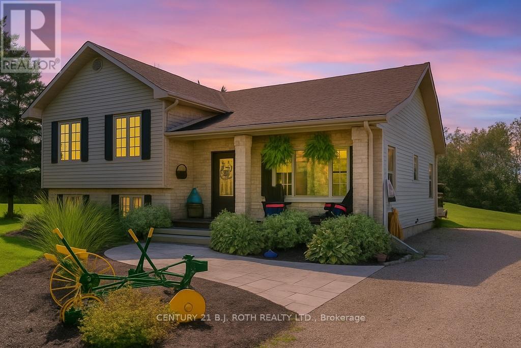 70 Line 12 South Line, Oro-Medonte, Ontario  L0L 1T0 - Photo 4 - S12455924