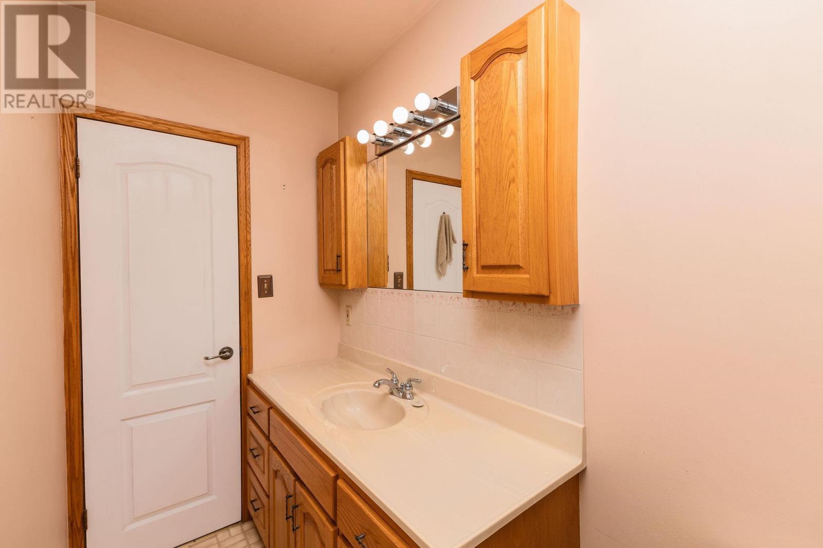 617 Boundary Rd, Sault Ste. Marie, Ontario  P6A 5C5 - Photo 24 - SM252427