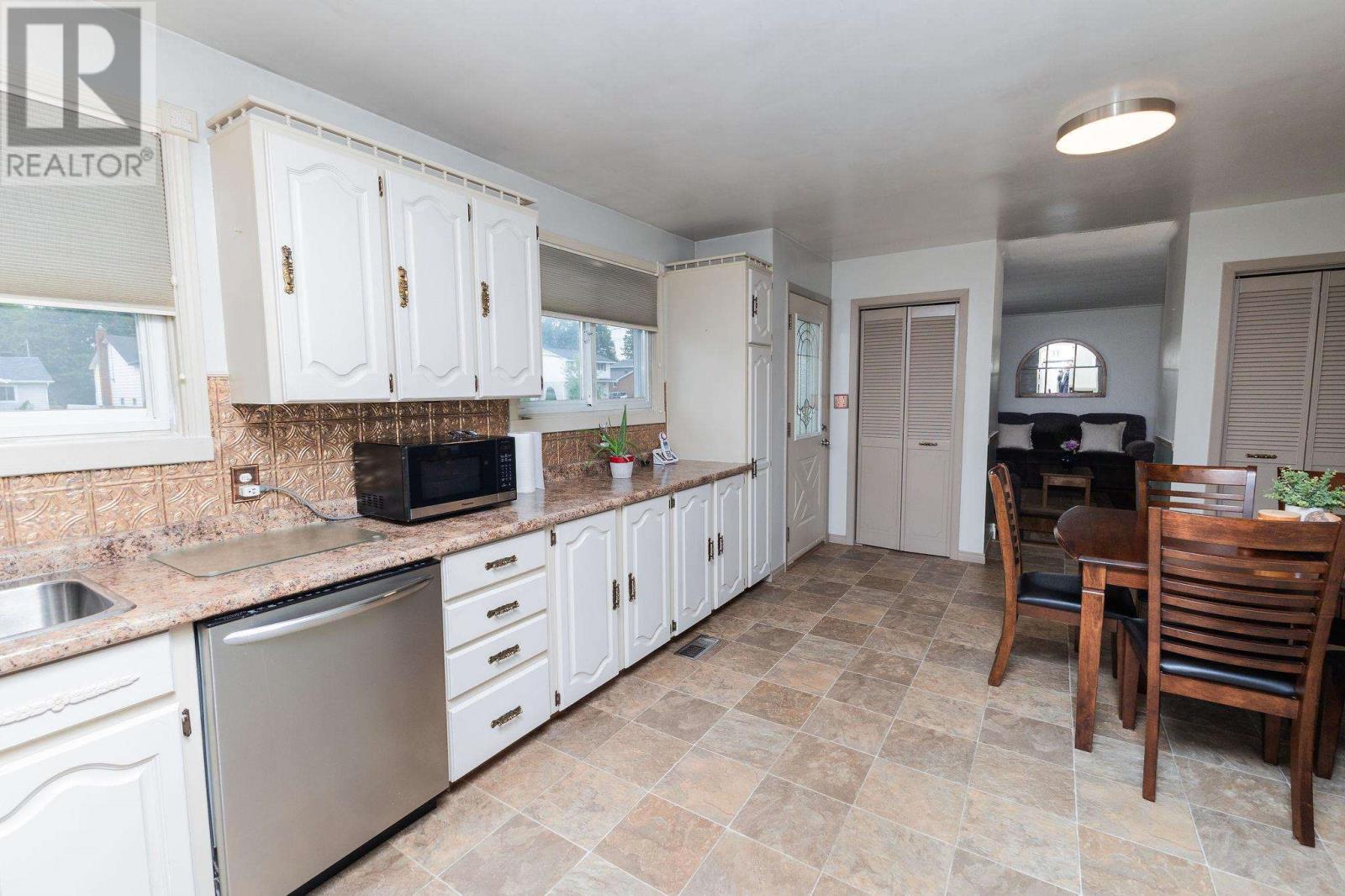 617 Boundary Rd, Sault Ste. Marie, Ontario  P6A 5C5 - Photo 8 - SM252427