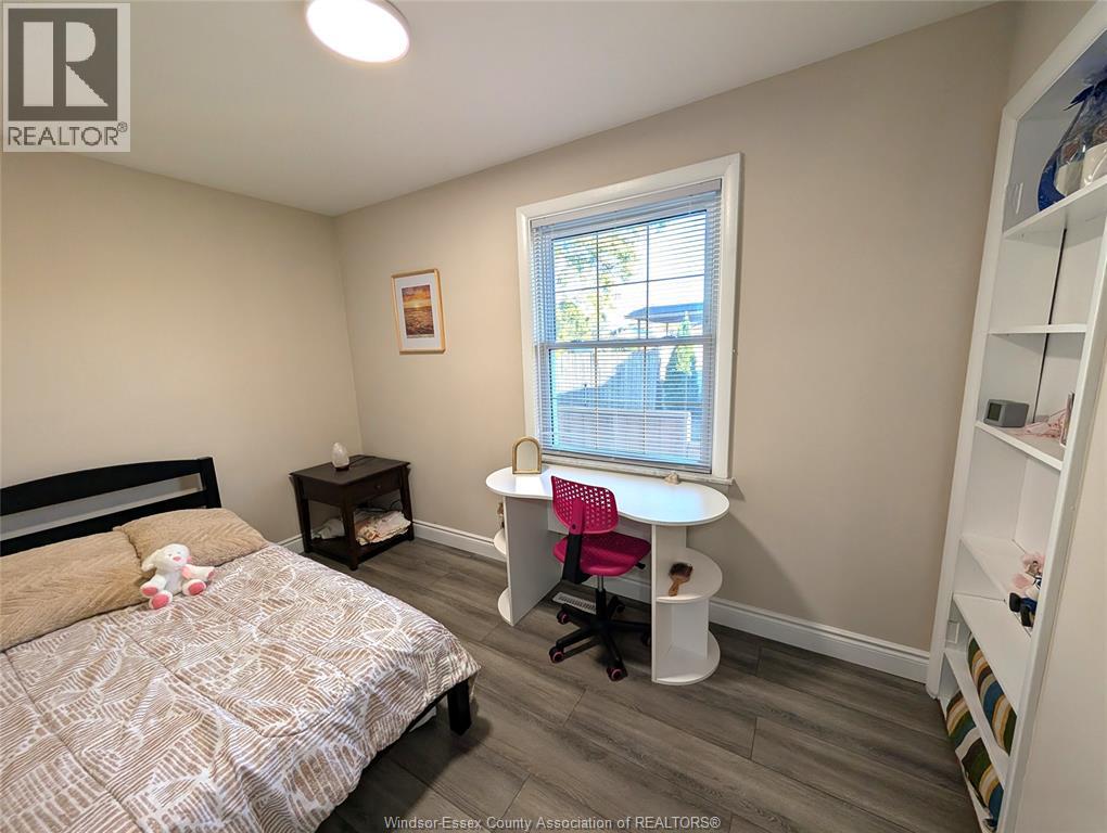 1542 Elsmere, Windsor, Ontario  N8X 4H3 - Photo 10 - 25025100