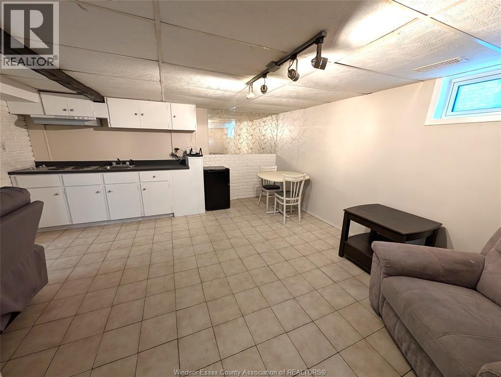 1542 Elsmere, Windsor, Ontario  N8X 4H3 - Photo 20 - 25025100