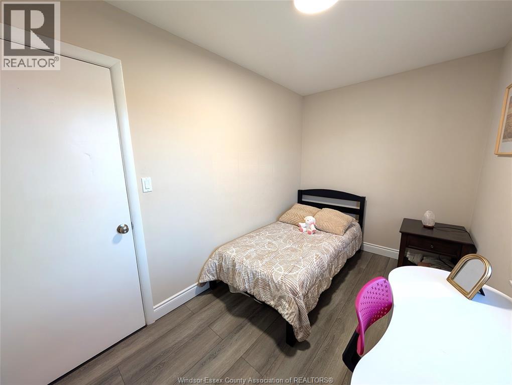 1542 Elsmere, Windsor, Ontario  N8X 4H3 - Photo 11 - 25025100