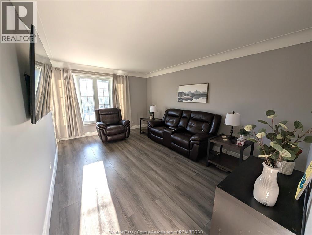 1542 Elsmere, Windsor, Ontario  N8X 4H3 - Photo 4 - 25025100
