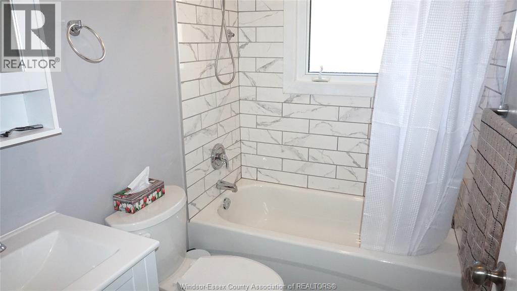 1542 Elsmere, Windsor, Ontario  N8X 4H3 - Photo 9 - 25025100