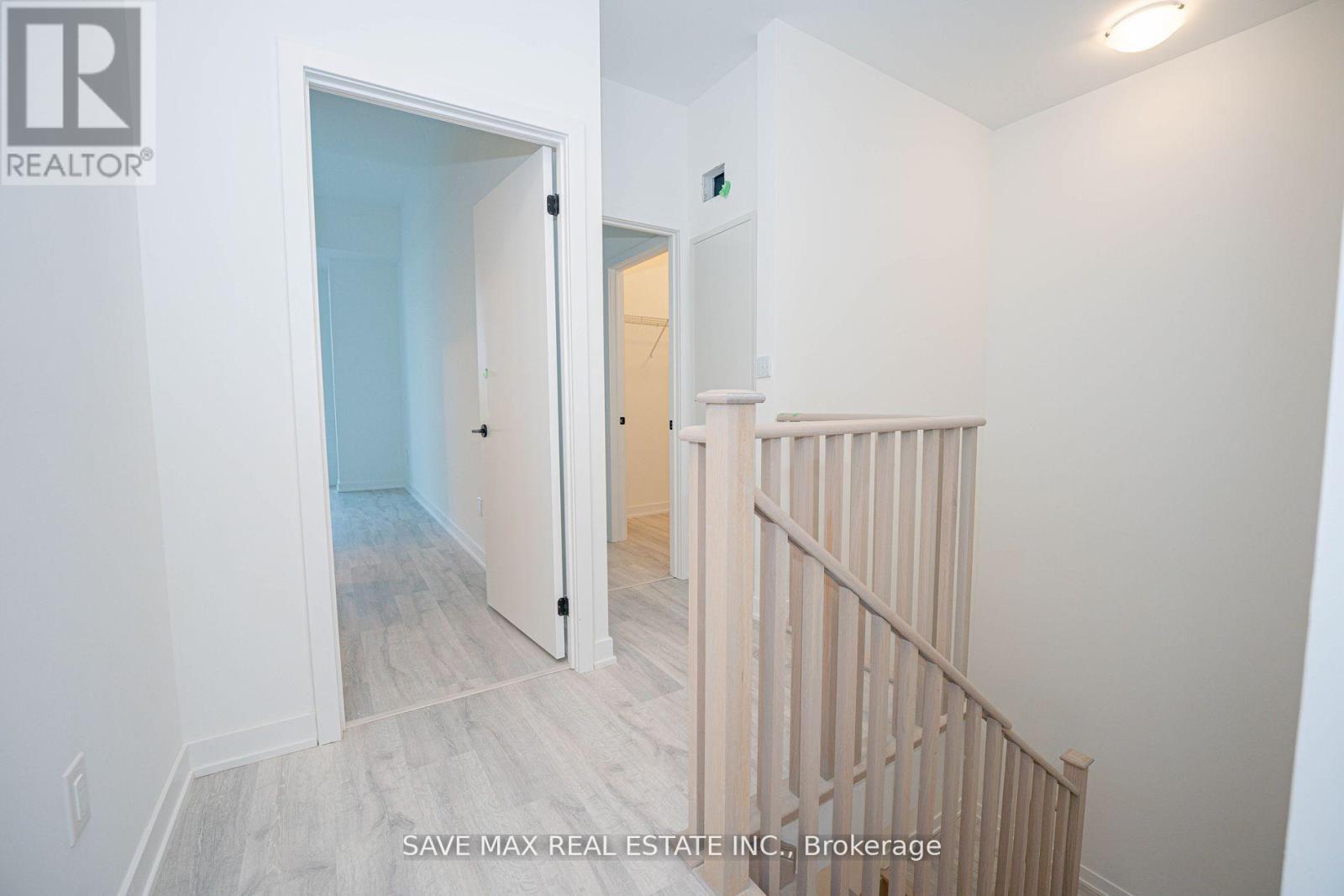Th108 - 220 Missinnihe Way, Mississauga, Ontario  L5H 0A9 - Photo 10 - W12455912