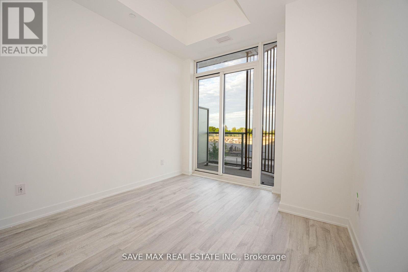 Th108 - 220 Missinnihe Way, Mississauga, Ontario  L5H 0A9 - Photo 12 - W12455912