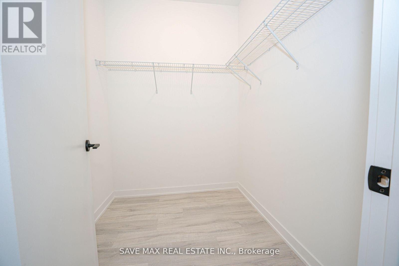 Th108 - 220 Missinnihe Way, Mississauga, Ontario  L5H 0A9 - Photo 14 - W12455912