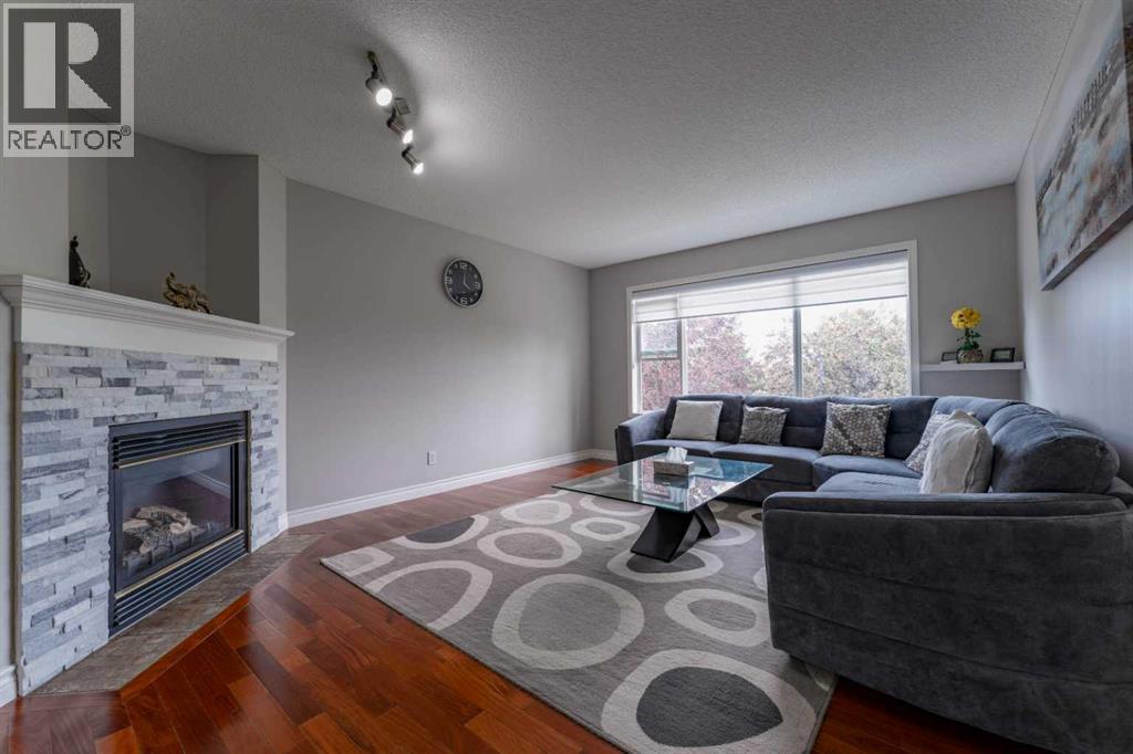 276 Fairways Bay Nw, Airdrie, Alberta  T4B 2P5 - Photo 10 - A2263490