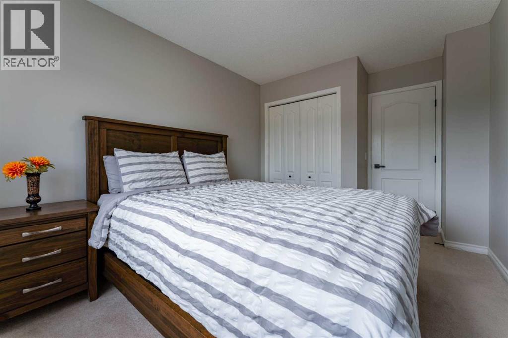 276 Fairways Bay Nw, Airdrie, Alberta  T4B 2P5 - Photo 16 - A2263490
