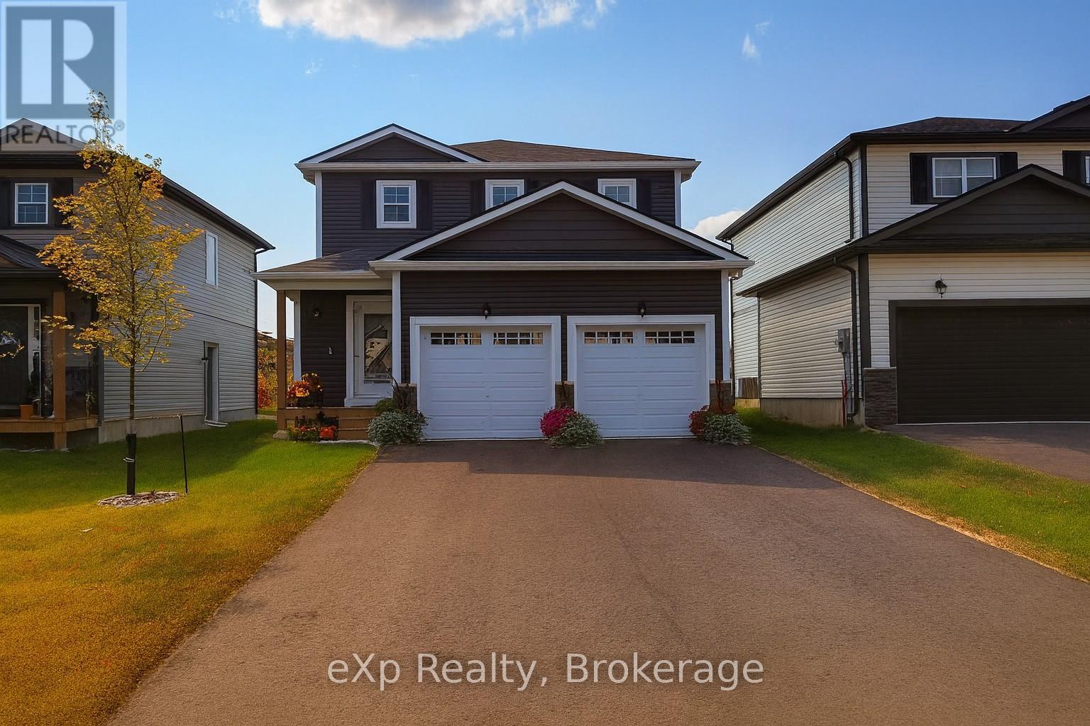 50 Quinn Forest Drive, Bracebridge, Ontario  P1L 1W9 - Photo 2 - X12455957