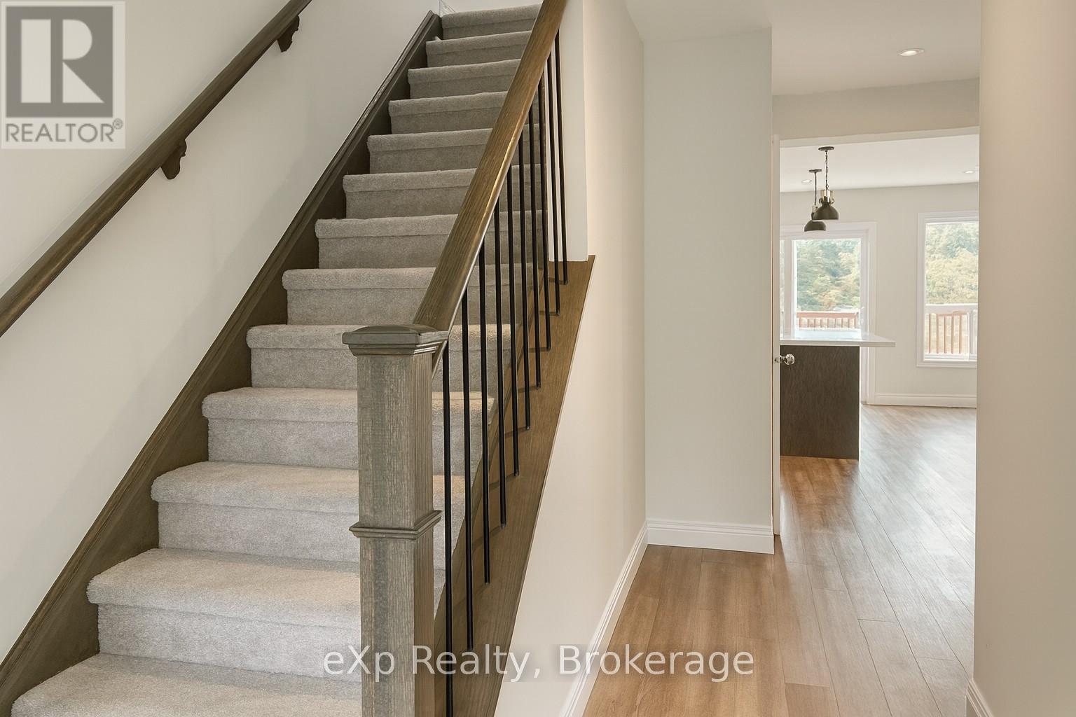 50 Quinn Forest Drive, Bracebridge, Ontario  P1L 1W9 - Photo 3 - X12455957