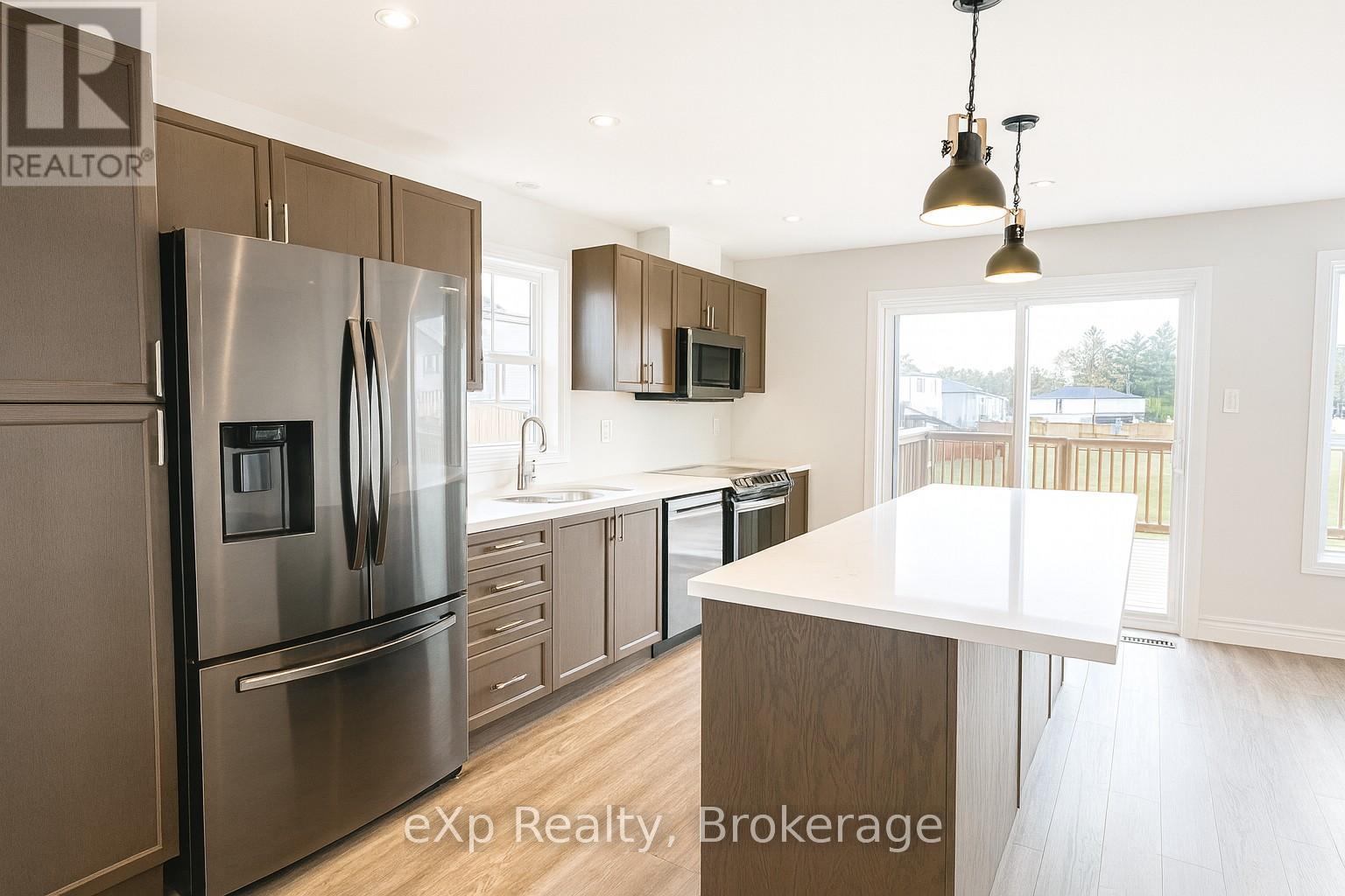 50 Quinn Forest Drive, Bracebridge, Ontario  P1L 1W9 - Photo 8 - X12455957