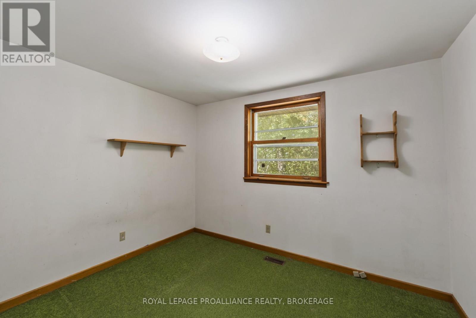 1136 Millhaven Road, Loyalist (Lennox And Addington - South), Ontario  K0H 2H0 - Photo 14 - X12455955