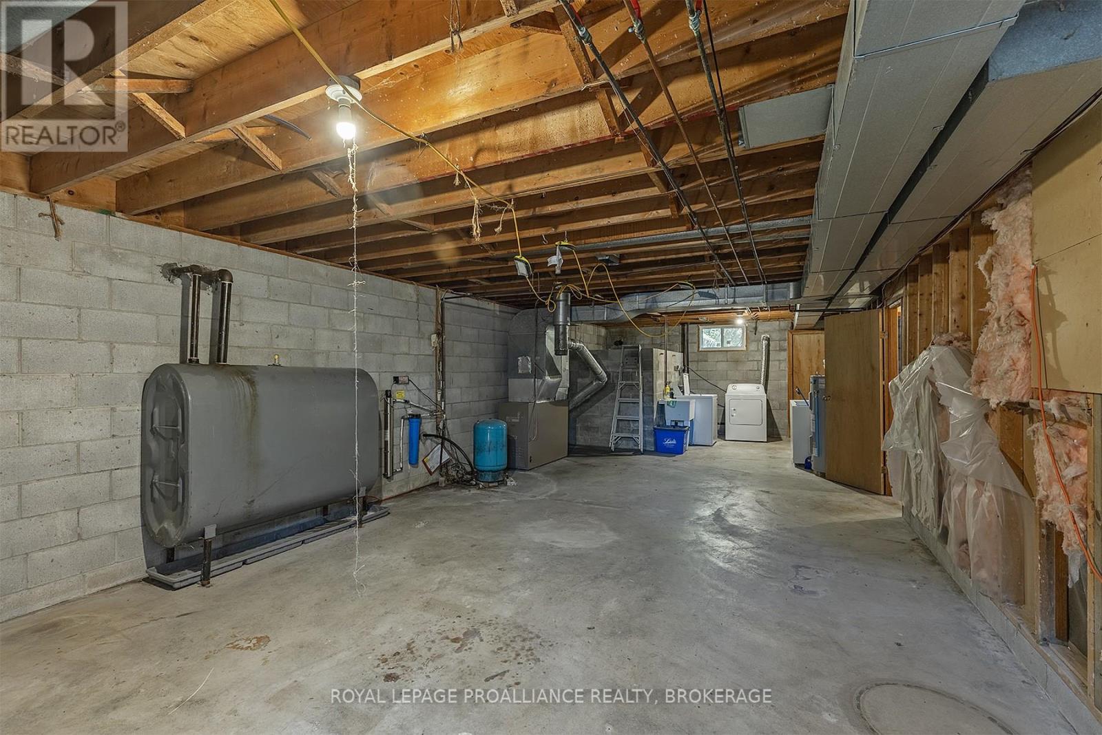 1136 Millhaven Road, Loyalist (Lennox And Addington - South), Ontario  K0H 2H0 - Photo 18 - X12455955