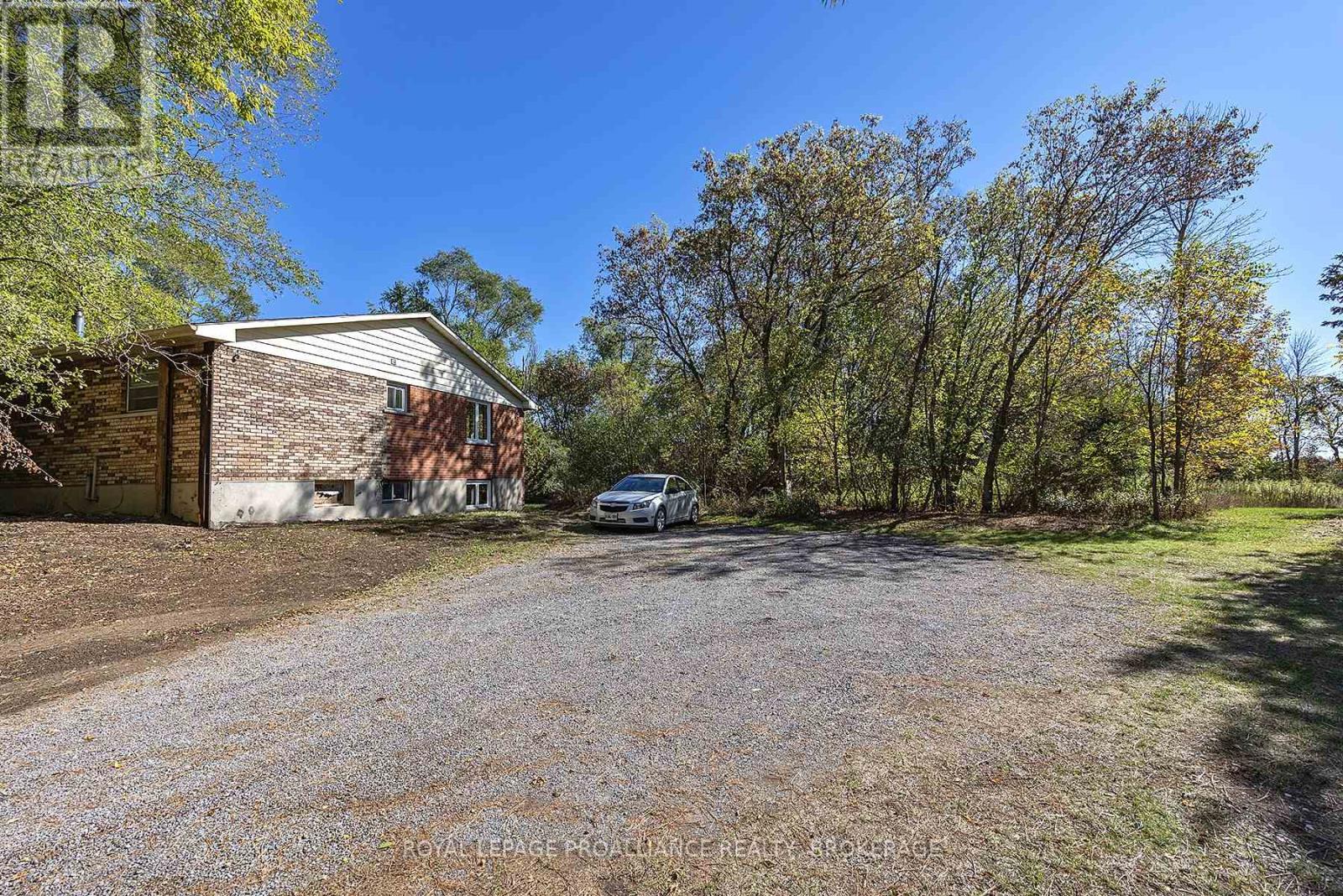 1136 Millhaven Road, Loyalist (Lennox And Addington - South), Ontario  K0H 2H0 - Photo 32 - X12455955