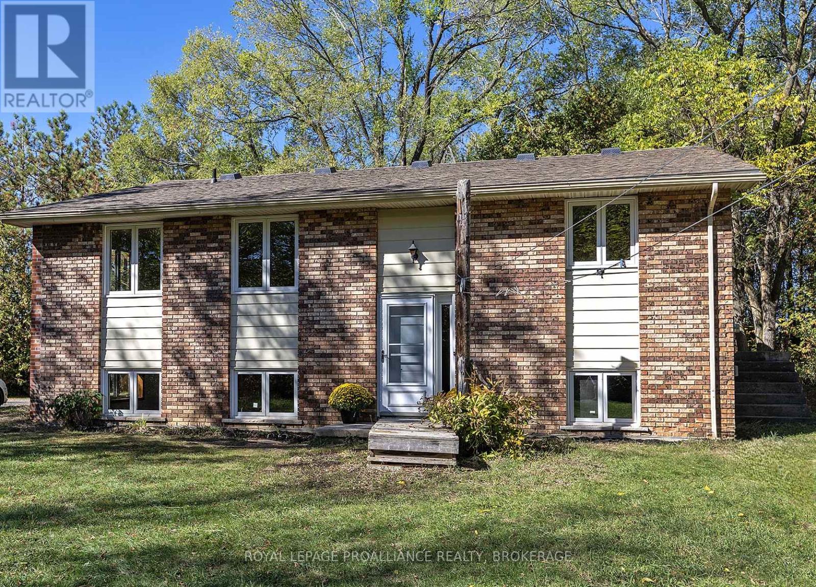 1136 Millhaven Road, Loyalist (Lennox And Addington - South), Ontario  K0H 2H0 - Photo 33 - X12455955